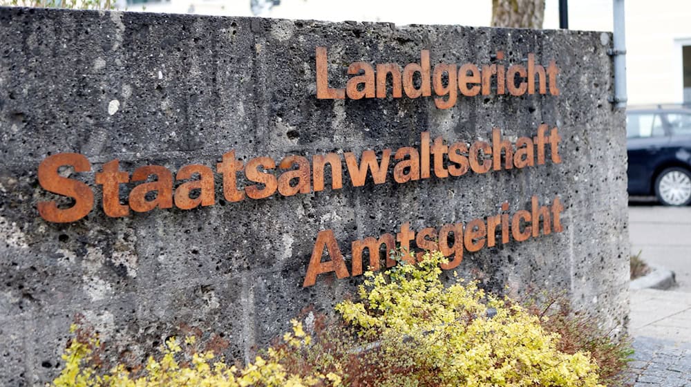 Vier Männer und drei Frauen stehen im Verdacht, als falsche Pflegekräfte Bandendiebstähle begangen zu haben.  (Symbolbild) / Foto: Uwe Lein/dpa