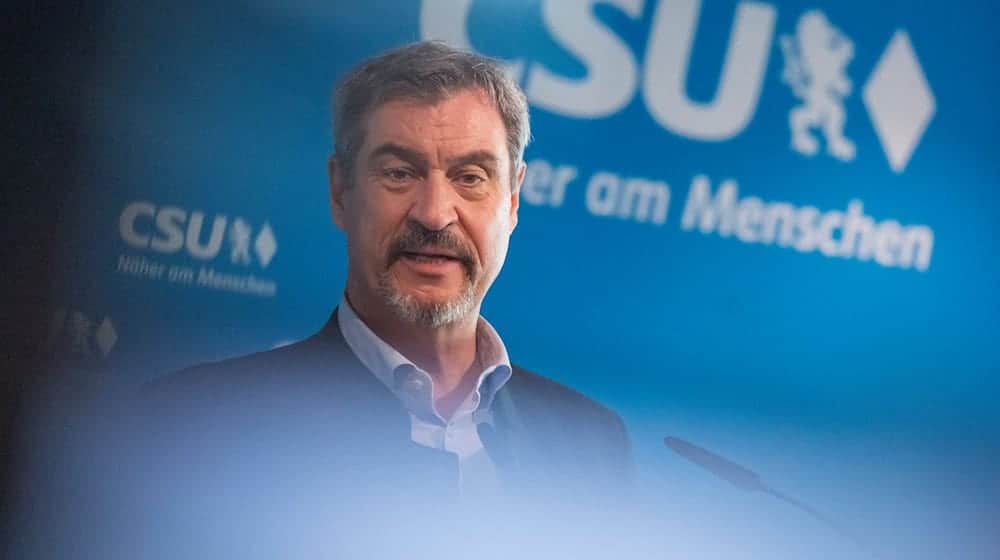 Söder hält AfD-Einstufung als rechtsextremistisch für einen finalen Weckruf (Archivbild).  / Foto: Peter Kneffel/dpa