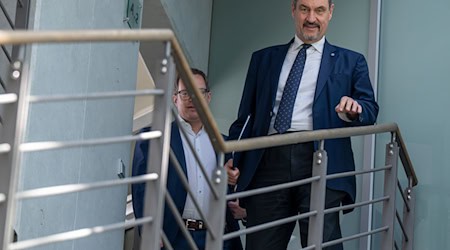 Markus Söder hat beim Deutschen Sparkassentag dazu aufgefordert, staatliche Investitionsmilliarden mit Bedacht zu verteilen (Archivbild).  / Foto: Peter Kneffel/dpa