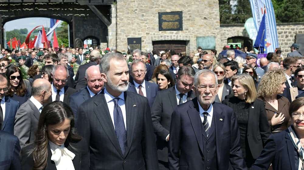 Das spanische Königspaar erinnert mit seiner Anwesenheit an das Schicksal Tausender Spanier im Konzentrationslager Mauthausen. / Foto: Fotokerschi.At/Hannes Draxler/APA/dpa