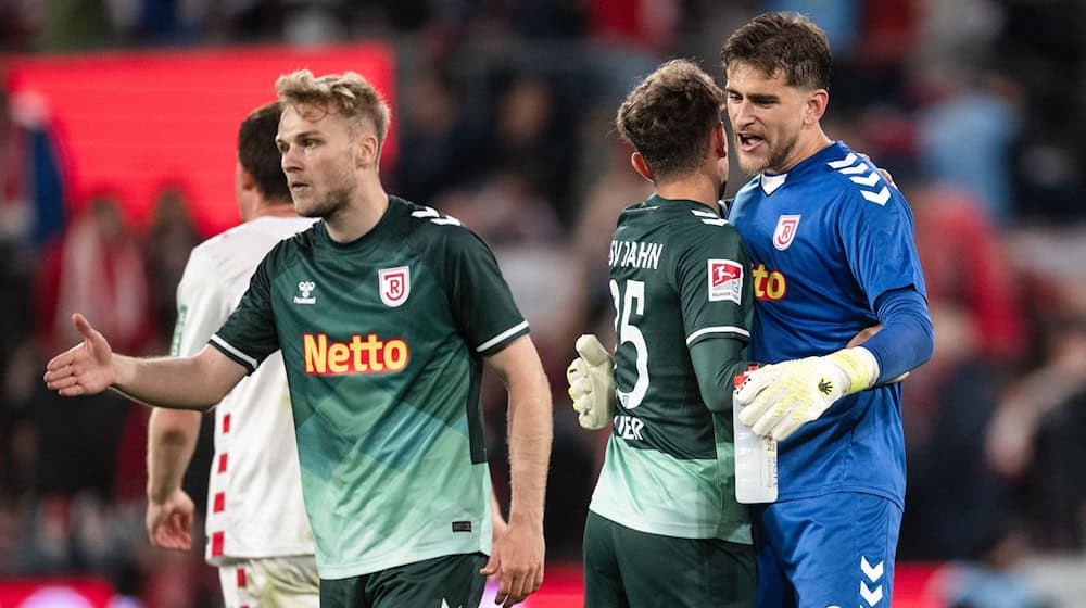 Trotz feststehendem Abstieg nach dem Remis in Köln zieht Regensburg auch Positives aus dem Spiel.  / Foto: Marius Becker/dpa