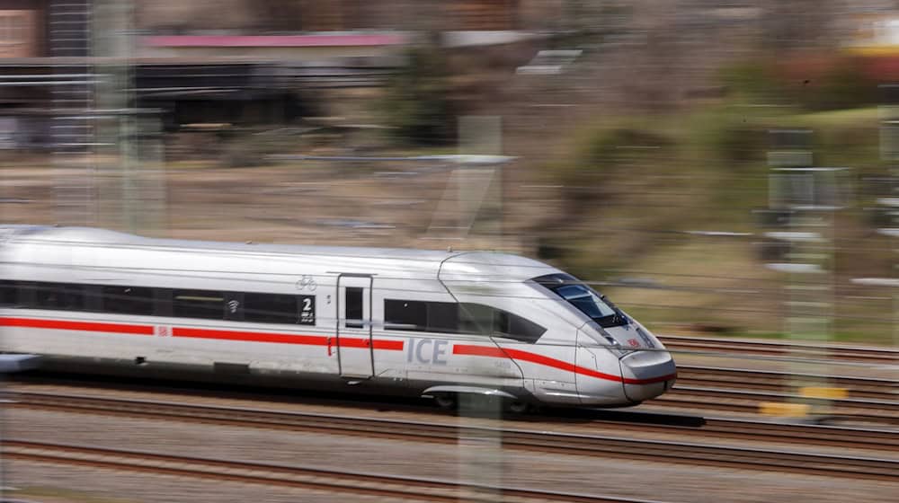 Viele ICE-Reisende müssen sich in Geduld üben (Symbolbild) / Foto: Jan Woitas/dpa