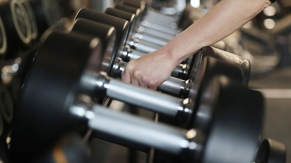Weil sie in einem Frauenfitnessstudio nicht trainieren durfte, klagt eine Transfrau auf Schadensersatz. / Foto: Oliver Berg/dpa