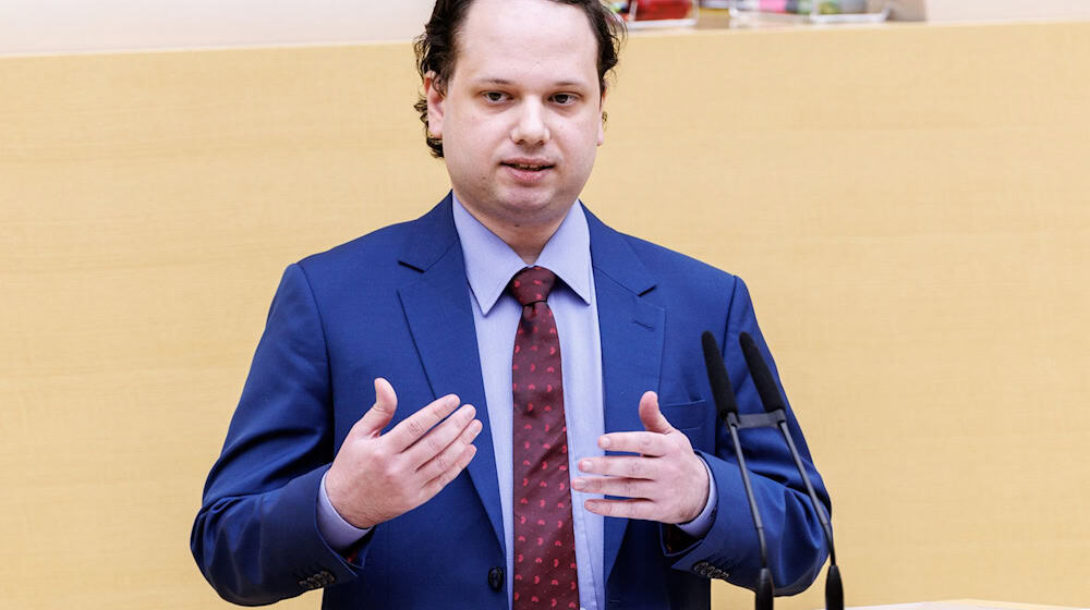 AfD-Politiker Rene Dierkes missbraucht nach Ansicht der Sicherheitsbehörden sein Landtagsmandat zum Kampf gegen die freiheitliche demokratische Grundordnung. (Archivbild) / Foto: Matthias Balk/dpa