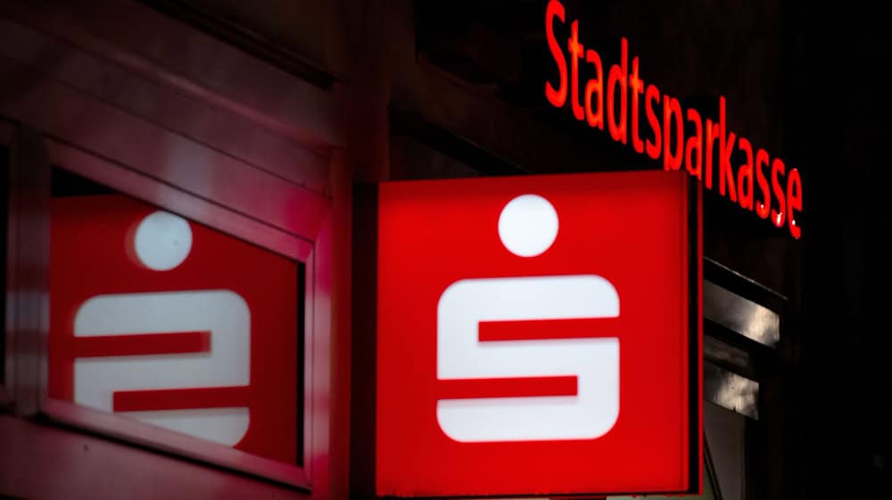 Die Münchner Stadtsparkasse muss nach einem Musterprozess etlichen Kundinnen und Kunden Zinsen nachzahlen. (Symbolbild) / Foto: Sven Hoppe/dpa
