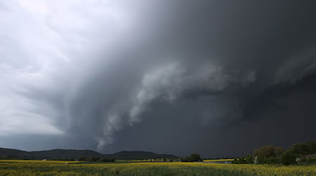 Diese Woche soll es in Bayern erneut wolkig und nass werden. (Archivbild) / Foto: Alexander Wolf/onw-images/dpa