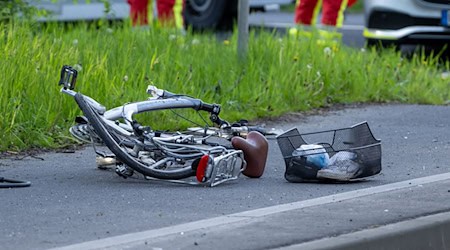 Nach dem Unfall in Coburg befindet sich der junge Radler in kritischem Zustand. (Symbolbild)  / Foto: Christoph Weiß/Fuldamedia/dpa