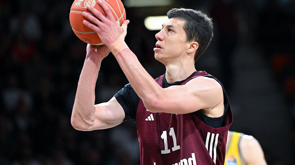 Vladimir Lucic und die Bayern-Basketballer stehen in den Playoffs unter Druck. / Foto: Sven Hoppe/dpa