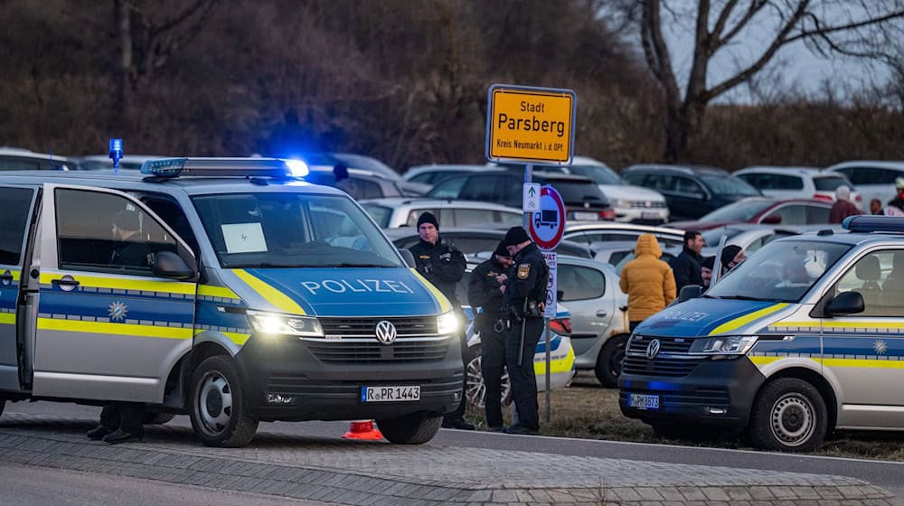 Bei dem kurdischen Neujahrsfest in Parsberg war Ende März ein 39-Jähriger mit einem Messer getötet worden. (Archivbild) / Foto: Armin Weigel/dpa