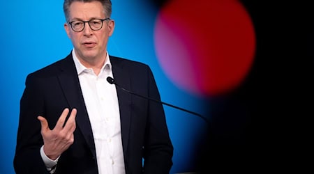 Bayerns Wissenschaftsminister Markus Blume (CSU) setzt auf eine «kluge Außenwissenschaftspolitik». (Archivbild) / Foto: Sven Hoppe/dpa