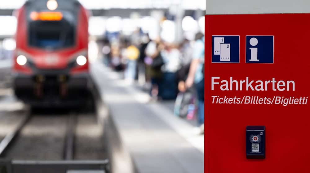 Die alte Bundesregierung wollte das Bahnfahren mit dem Deutschlandticket populärer machen, doch die langfristige Finanzierung blieb ungeklärt. (Archivbild) / Foto: Sven Hoppe/dpa/dpa-tmn