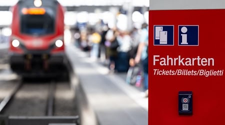 Die alte Bundesregierung wollte das Bahnfahren mit dem Deutschlandticket populärer machen, doch die langfristige Finanzierung blieb ungeklärt. (Archivbild) / Foto: Sven Hoppe/dpa/dpa-tmn