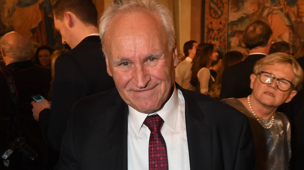 Huber spricht sich für die Aufnahme von Schulden aus.  / Foto: Felix Hörhager/dpa