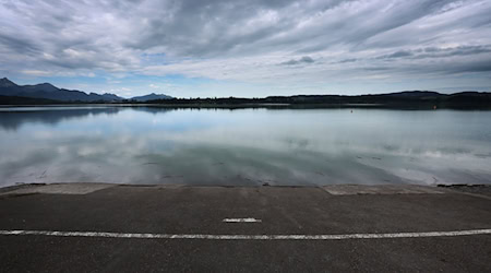Der Forggensee ist Deutschlands größter Stausee. / Foto: Karl-Josef Hildenbrand/dpa