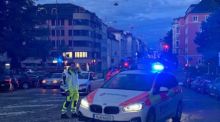 Eine Frau stach an der Theresienwiese auf Menschen ein. / Foto: - Paul/Vifogra/dpa