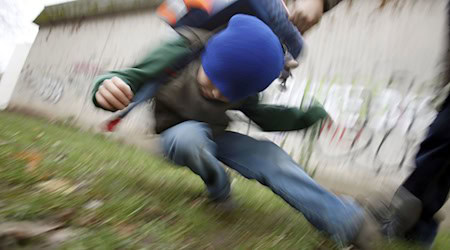 Die Zahl der Gewalttaten an Bayerns Schulen ist in den vergangenen Jahren deutlich gestiegen (Symbolbild).  / Foto: Oliver Berg/dpa/dpa-tmn