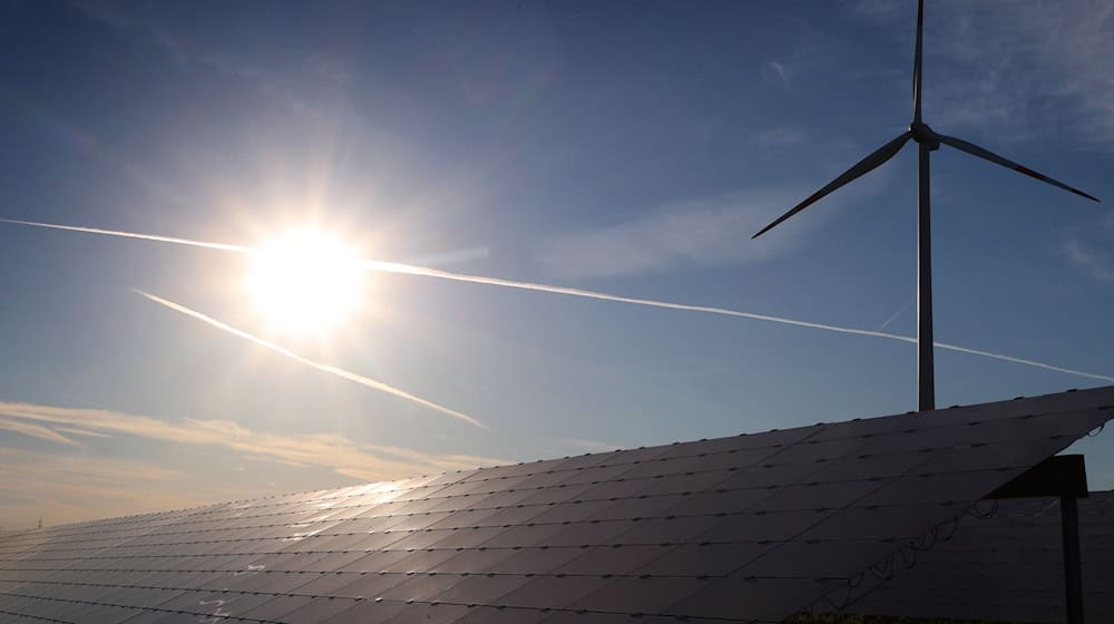 Die Grünen warnen die Staatsregierung vor einem Wortbruch in der Energiepolitik. (Archivbild) / Foto: Karl-Josef Hildenbrand/dpa