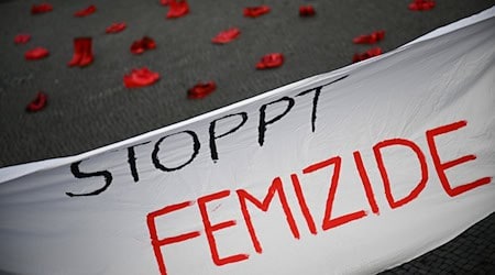 Im vergangenen Jahr starben nach einer Auswertung des Landeskriminalamts 40 Mädchen und Frauen in Bayern bei einem Femizid. / Foto: Sebastian Gollnow/dpa