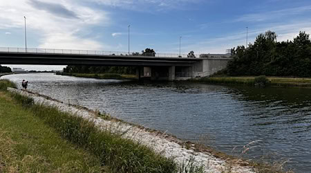 Ein Junge ist tot im Main-Donau-Kanal in Nürnberg gefunden worden. / Foto: Sven Grundmann/NEWS5/dpa