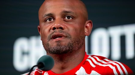 Vincent Kompany äußert sich zur WM-Rolle von Manuel Neuer. / Foto: Sven Hoppe/dpa