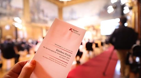 Einst hackte sie, um Sicherheitslücken aufzudecken, nun macht sie das Internet noch abhörsicherer - Informatikerin Stephanie Wehner bekommt den Körber-Preis. (Archivfoto) / Foto: Ulrich Perrey/dpa