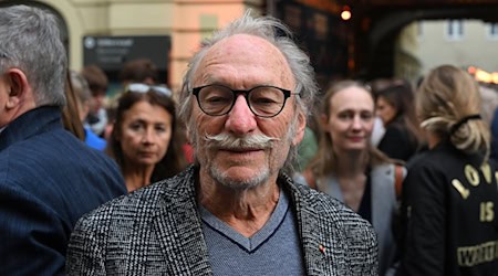 Mit «Gschichtn vom Brandner Kaspar» hat Franz Xaver Kroetz eine Neufassung des legendären Volksstücks von Franz von Kobell geschrieben, das nun uraufgeführt wird. (Archivbild) / Foto: Felix Hörhager/dpa