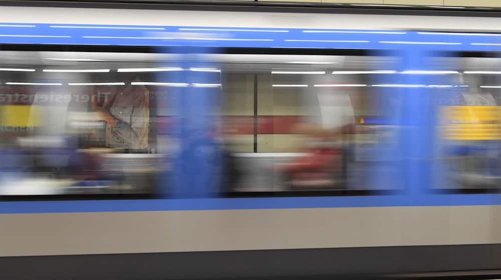 Eine U-Bahn ist bei einer Rangierfahrt entgleist. (Symbolbild) / Foto: Felix Hörhager/dpa