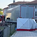 Ein Lkw-Fahrer geriet auf die Gegenfahrbahn - die entgegen kommende Radfahrerin hatte keine Chance. / Foto: Goppelt/vifogra/dpa
