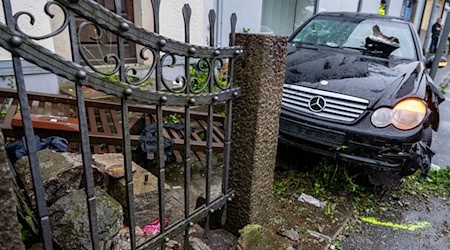 Der Mann steuerte den Wagen wohl bewusst in die Menschengruppe. / Foto: Armin Weigel/dpa
