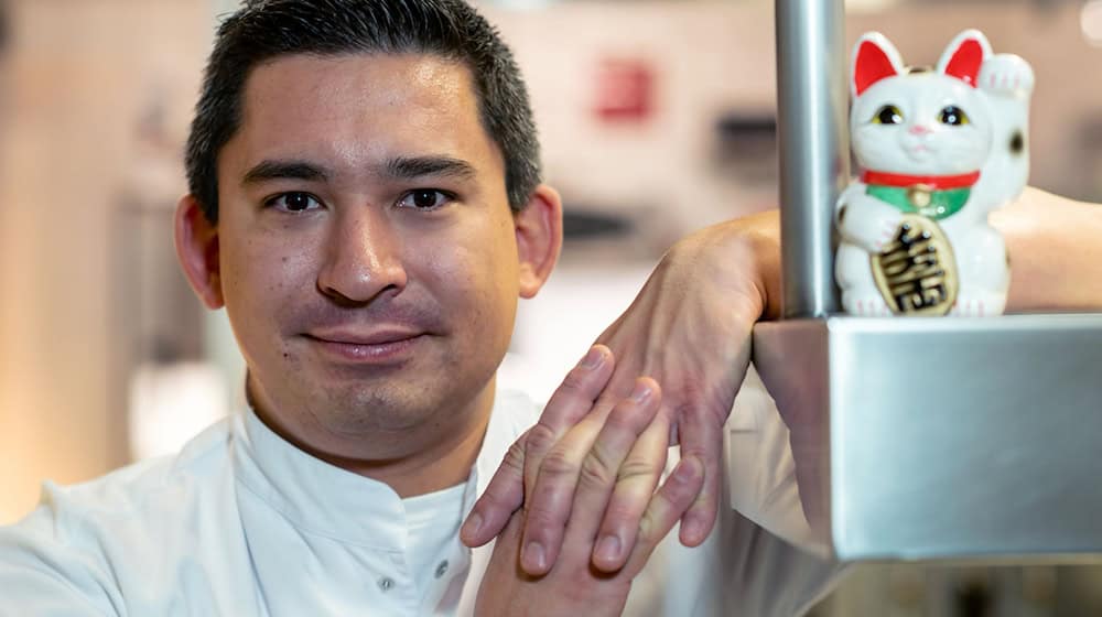 Hat jetzt drei Michelin-Sterne: Tohru Nakamura. / Foto: Peter Kneffel/dpa