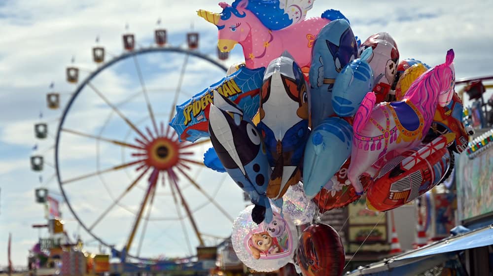 Die «kleine Wiesn» soll nächstes Jahr eine Woche länger dauern (Archivbild). / Foto: Niklas Treppner/dpa
