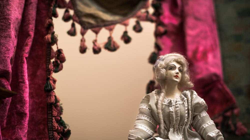 Seit Ende 2022 ist das Puppenmuseum Coburg geschlossen. Die rund 4.000 Exponate wurden im Jahr 2024 in der Kulturfabrik Cortendorf eingelagert. / Foto: picture alliance / dpa