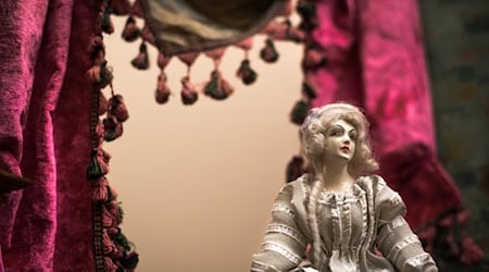 Seit Ende 2022 ist das Puppenmuseum Coburg geschlossen. Die rund 4.000 Exponate wurden im Jahr 2024 in der Kulturfabrik Cortendorf eingelagert. / Foto: picture alliance / dpa