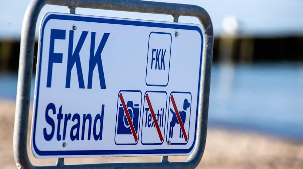 Die österreichische Stadt Bregenz will am Bodenseeufer einen FKK-Strand einrichten. (Symbolbild)  / Foto: Jens Büttner/dpa-Zentralbild/ZB