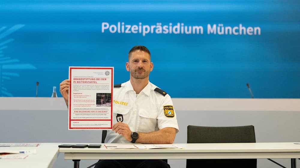 Fahndungsplakate und eine "Postwurfaktion" sollen bei der Suche nach den Tätern helfen. / Foto: Leonie Asendorpf/dpa