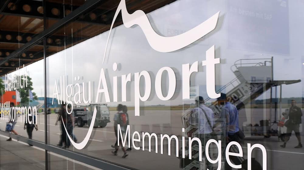 Am Flughafen Memmingen läuft ein Rettungseinsatz. (Symbolbild) / Foto: Andreas Gebert/dpa