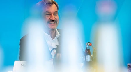 Markus Söder schließt neue Schulden nicht aus. / Foto: Peter Kneffel/dpa