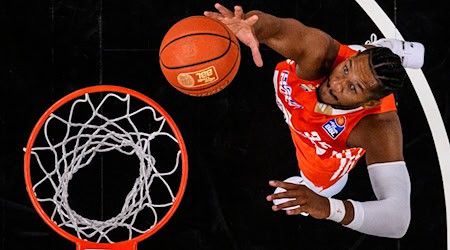 Karim Jallow und die Ulmer Basketballer stehen in den Playoffs kurz vor dem Finaleinzug. / Foto: Tom Weller/dpa