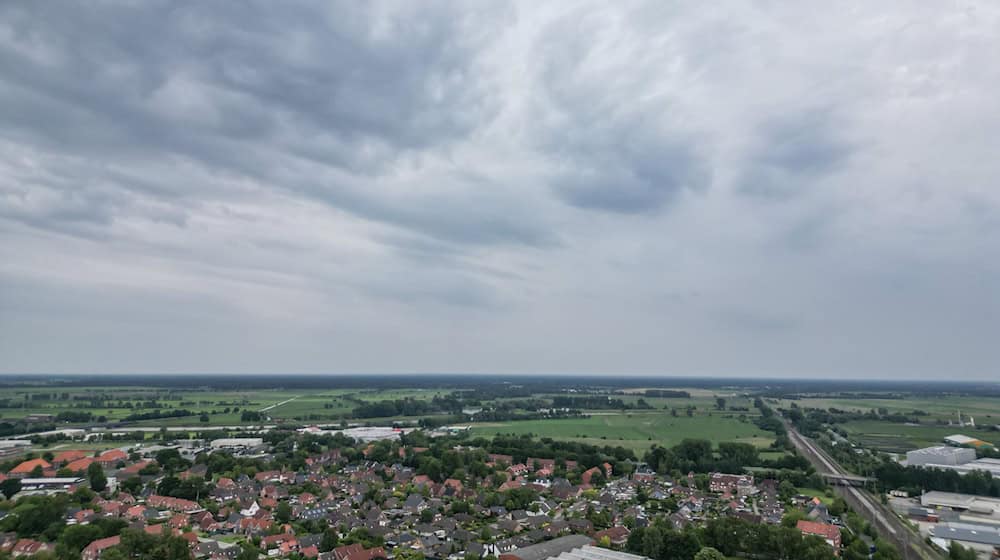 Der Deutsche Wetterdienst hat bundesweit alle bestehenden Unwetterwarnungen vor schweren Gewittern aufgehoben. / Foto: Lars Penning/dpa