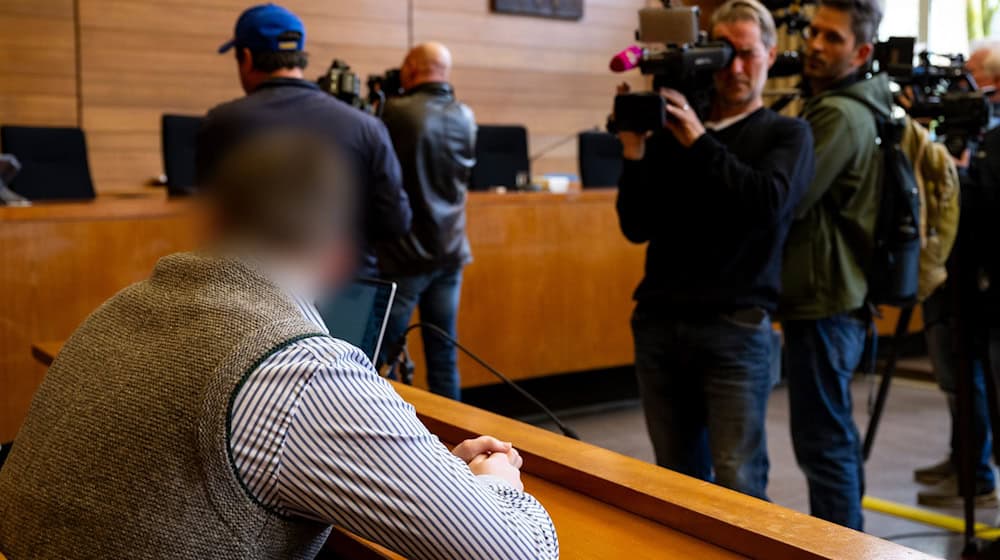 Das Landgericht Traunstein hatte den Angeklagten wegen Mordes verurteilt, der Bundesgerichtshof hatte das Urteil später aufgehoben. (Archivbild) / Foto: Lennart Preiss/dpa