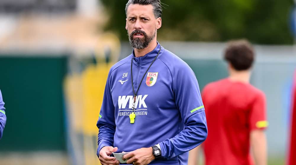 Erster Sieg für Augsburg neuen Trainer Sandro Wagner. / Foto: Harry Langer/dpa