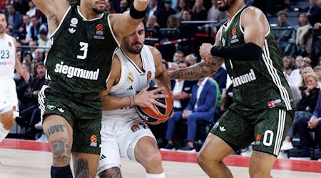 Die Bayern-Basketballer verlieren zwei ihrer wichtigsten Spieler: Carsen Edwards (links) und Nick Weiler-Babb. / Foto: Matthias Balk/dpa