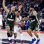 Die Bayern-Basketballer verlieren zwei ihrer wichtigsten Spieler: Carsen Edwards (links) und Nick Weiler-Babb. / Foto: Matthias Balk/dpa