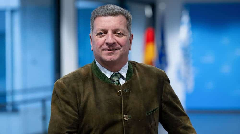 Der CSU-Bezirksverband Niederbayern hat seinen Vorsitzenden Christian Bernreiter im Amt bestätigt. (Archivbild) / Foto: Sven Hoppe/dpa