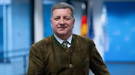 Der CSU-Bezirksverband Niederbayern hat seinen Vorsitzenden Christian Bernreiter im Amt bestätigt. (Archivbild) / Foto: Sven Hoppe/dpa