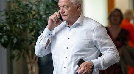 Rainer habe die Entscheidung zur Aufgabe des Metzgerei-Betriebs bereits vor der Ernennung zum Bundesminister getroffen, sagte ein Sprecher des Ministeriums auf Anfrage der dpa. (Archivbild) / Foto: Peter Kneffel/dpa
