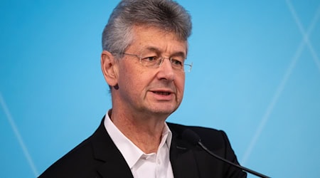 Der frühere bayerische Kultusminister Michael Piazolo geht bei den Kommunalwahlen 2026 für die Freien Wähler ins Rennen um den Posten des Münchner Oberbürgermeisters. (Archivbild) / Foto: Sven Hoppe/dpa