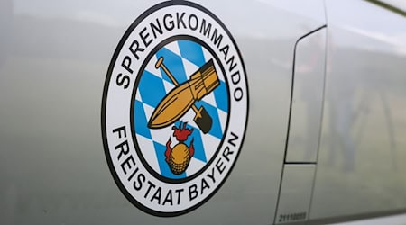 Nach einem Granatenfund gibt es in Teilen Starnbergs Beeinträchtigungen im Verkehr, Menschen müssen ihre Wohnungen verlassen. (Symbolbild) / Foto: Daniel Löb/dpa