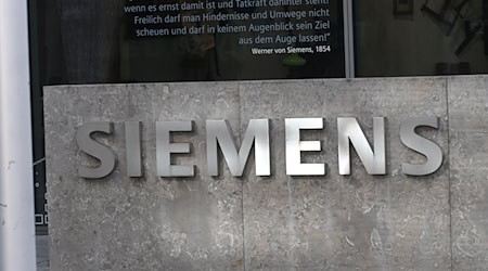 Bei Siemens haben sich Arbeitgeber und Arbeitnehmer auf gleich mehrere Vereinbarungen geeinigt. (Archivbild) / Foto: Felix Hörhager/dpa