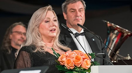 Aus Sicht von Katharina Wagner müssen die Gesellschaft wie der Freistaat Bayern auf Dauer mehr Geld geben. (Archivbild) / Foto: Daniel Vogl/dpa